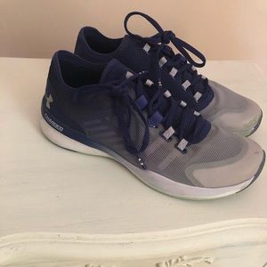 Purple gray tennis sneakers